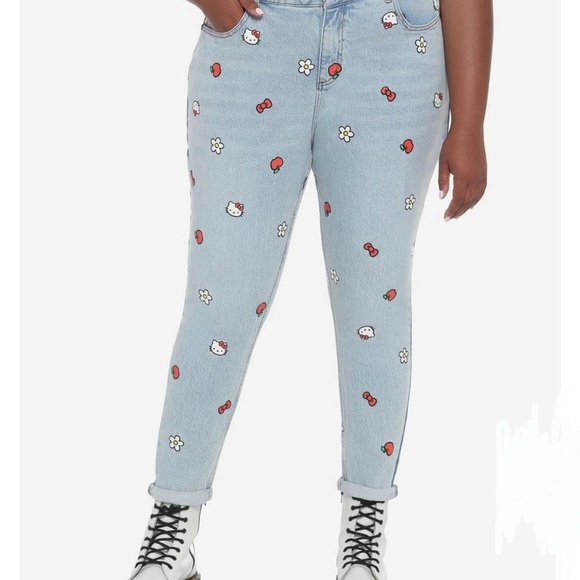 Hello Kitty Mom Jeans - Picture 4 of 5
